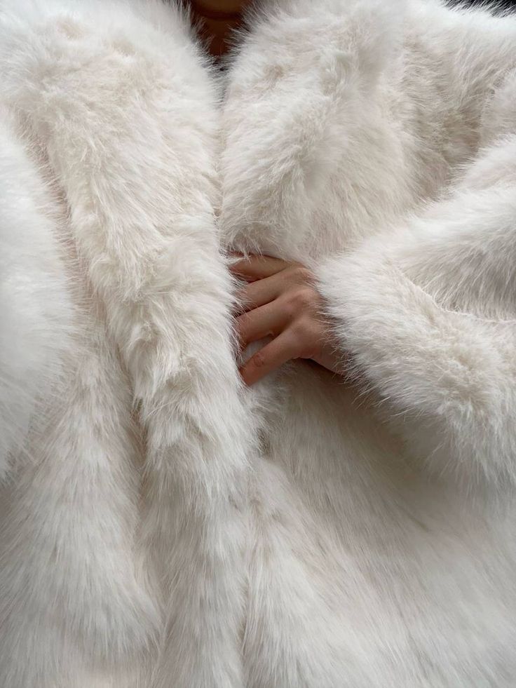 Cold Weather, Airplanes, Champagne… Your Skin Needs a Holiday Game Plan